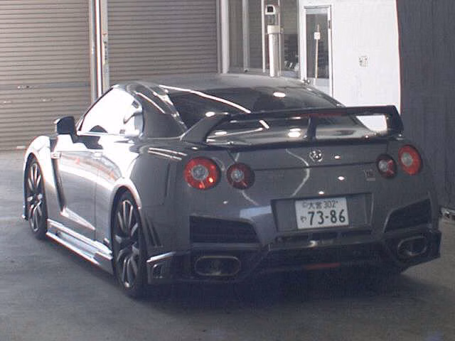 NISSAN GT-R