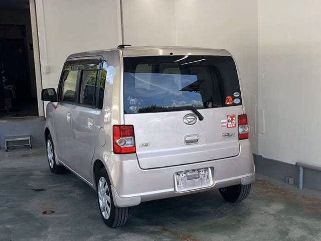 DAIHATSU MOVE CONTE