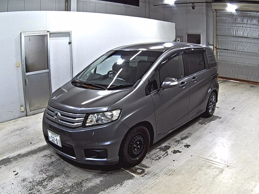 HONDA FREED SPIKE