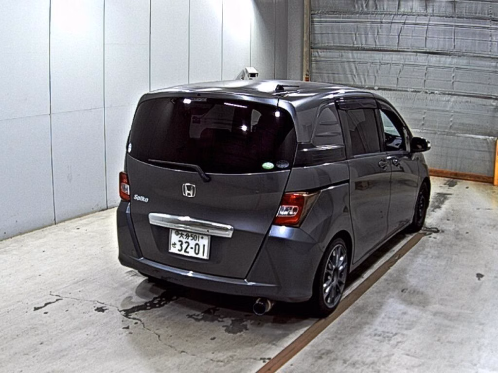 HONDA FREED SPIKE