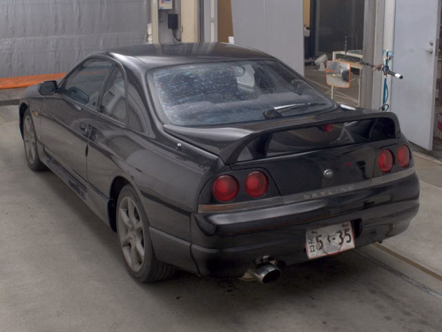 NISSAN SKYLINE