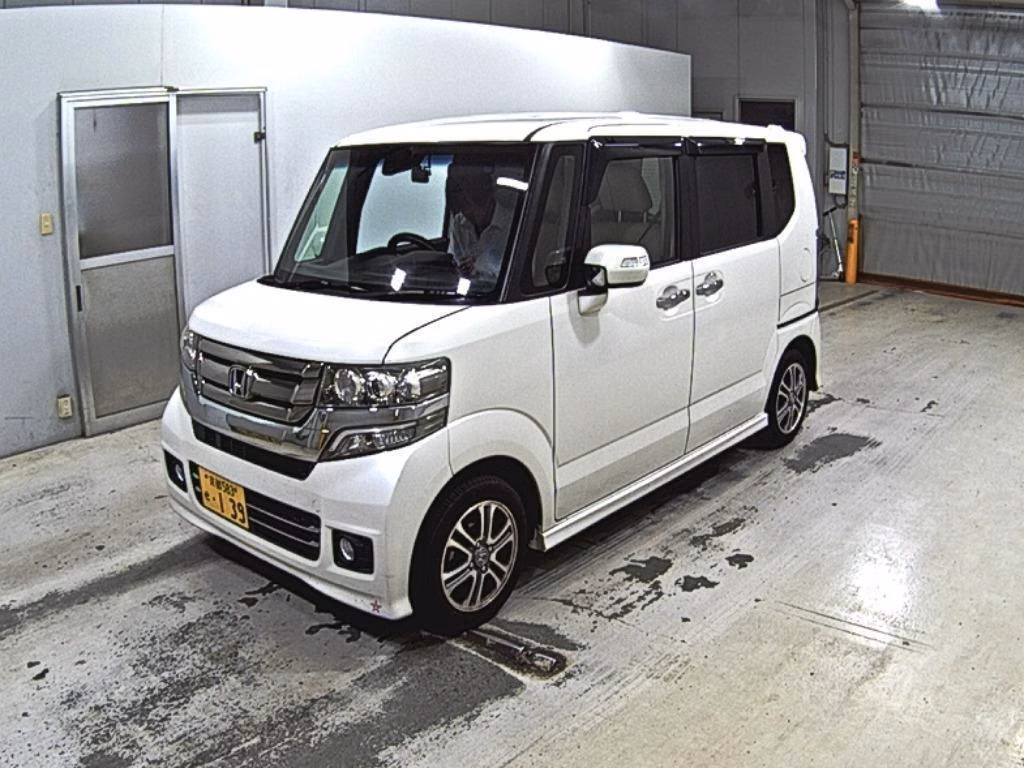 HONDA N-BOX