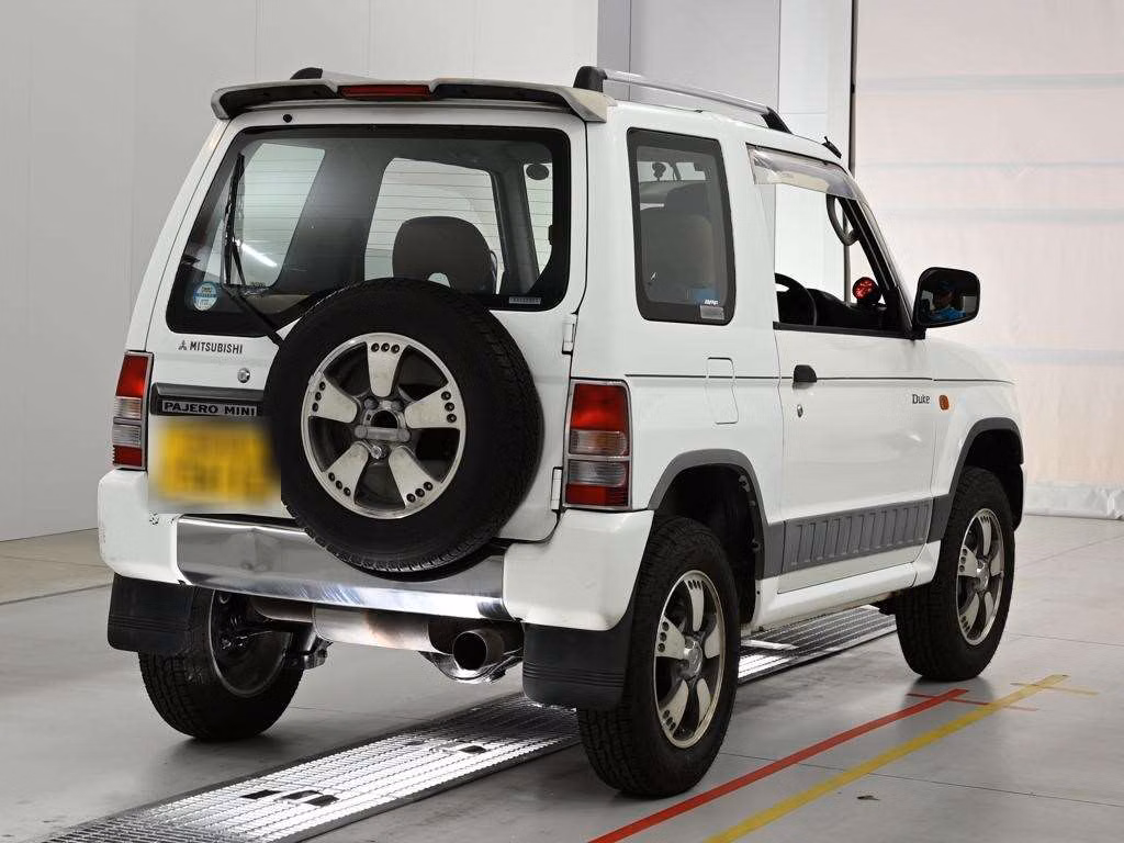 MITSUBISHI PAJERO MINI