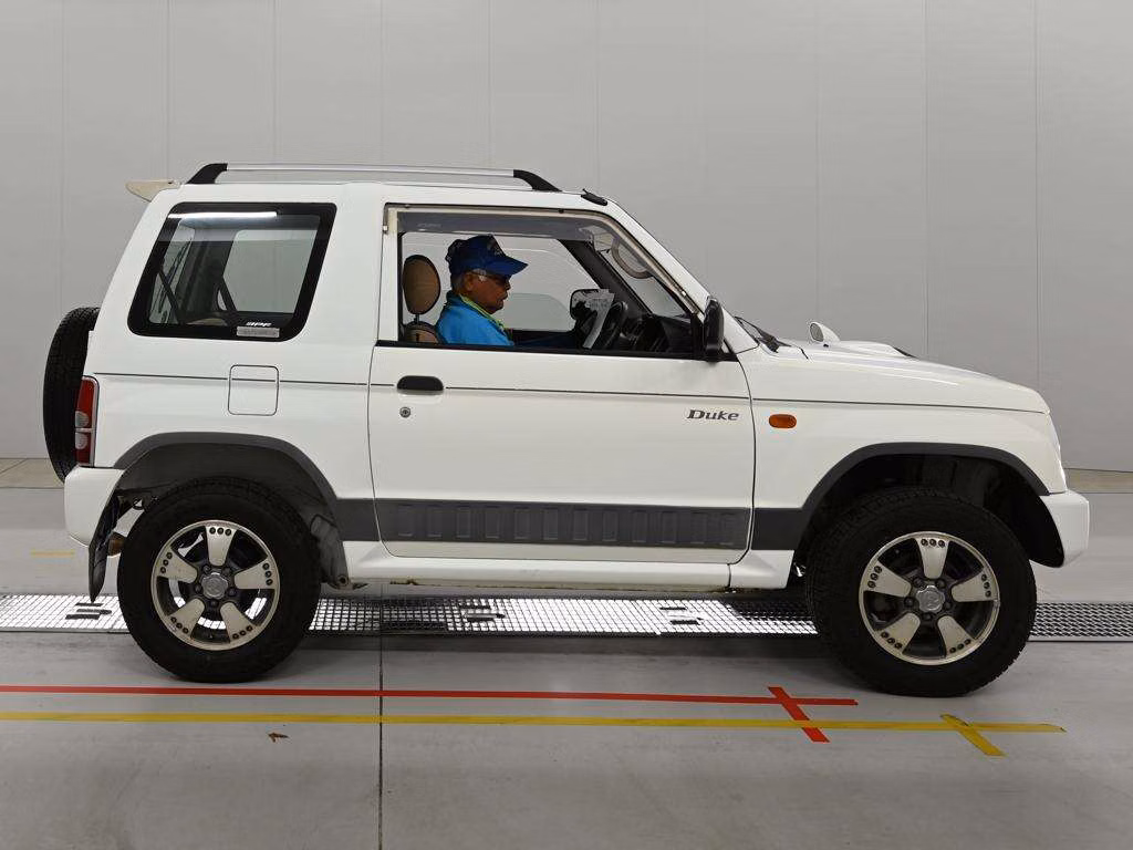 MITSUBISHI PAJERO MINI