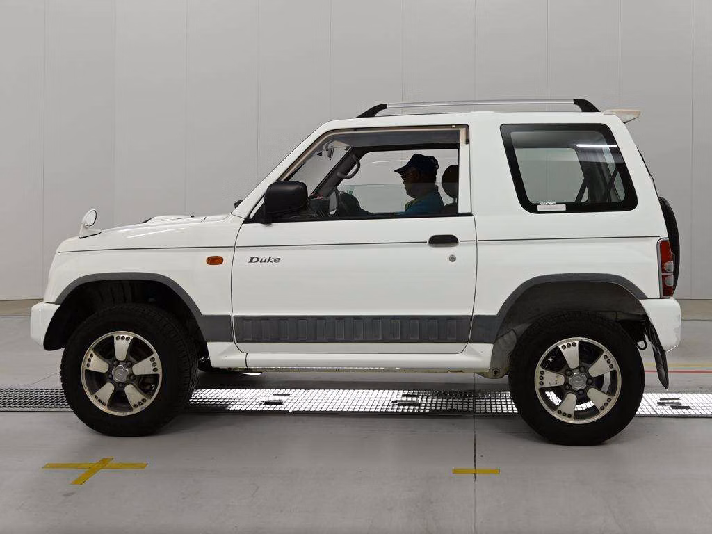MITSUBISHI PAJERO MINI