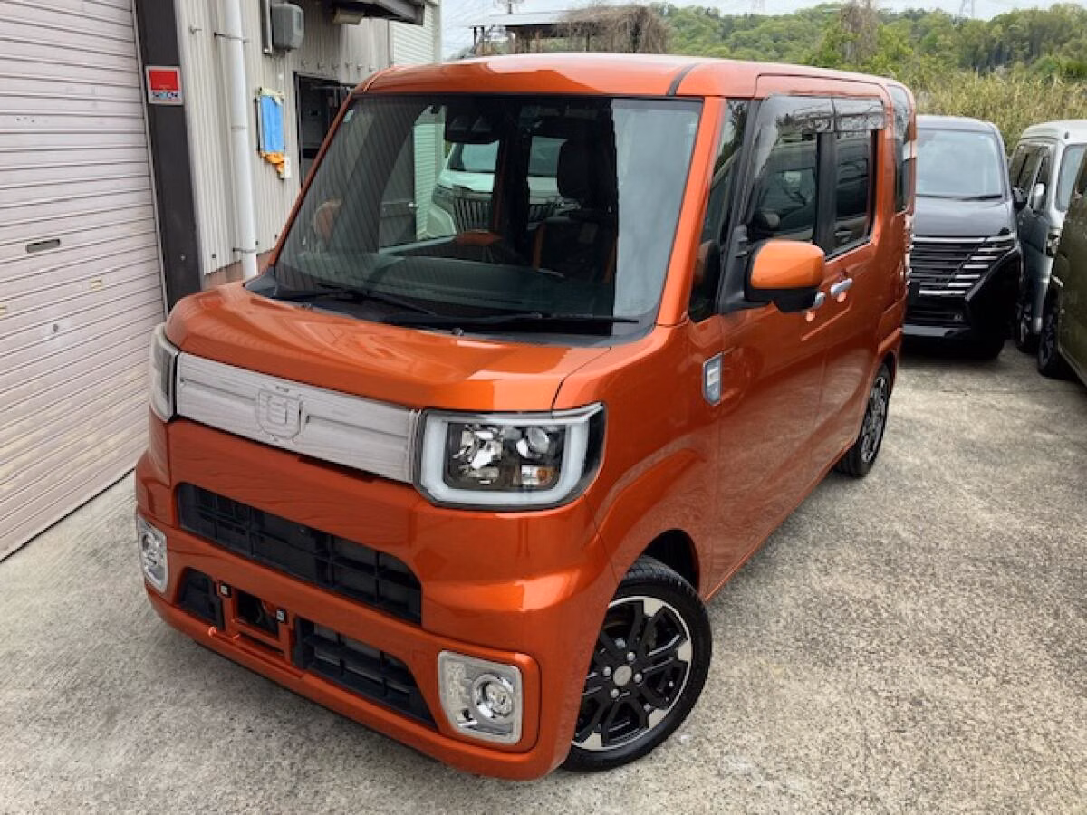 DAIHATSU WAKE