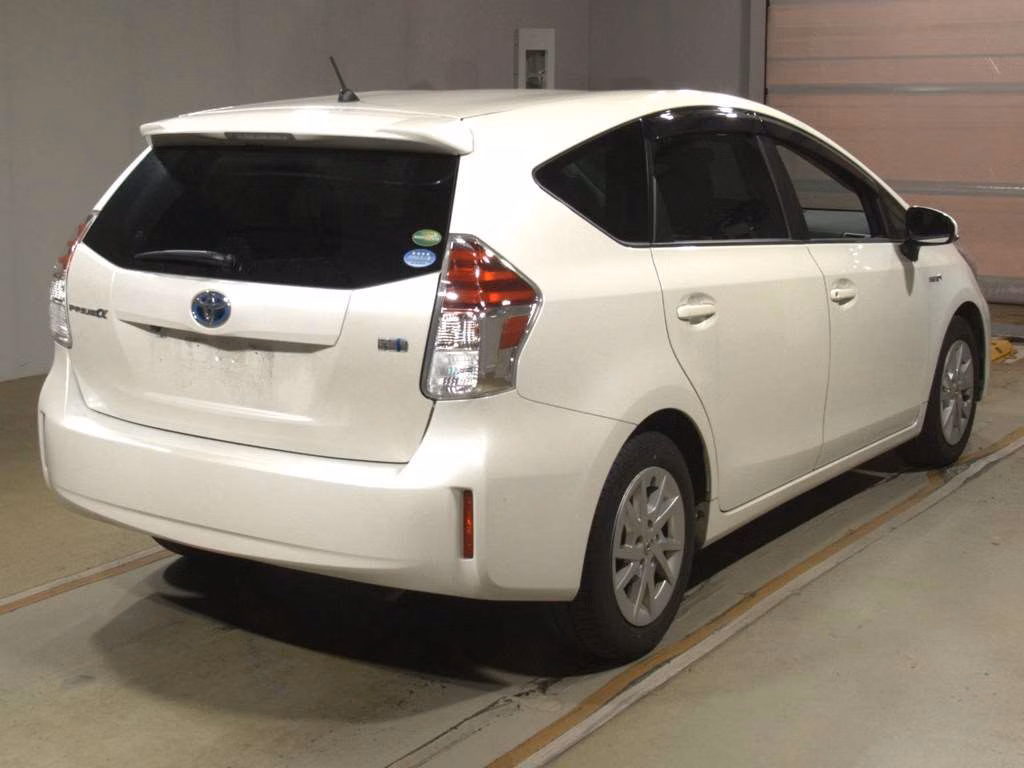 TOYOTA PRIUS ALPHA