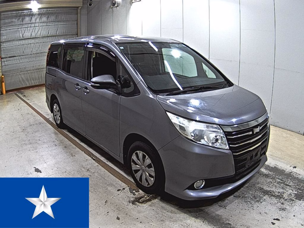 TOYOTA NOAH