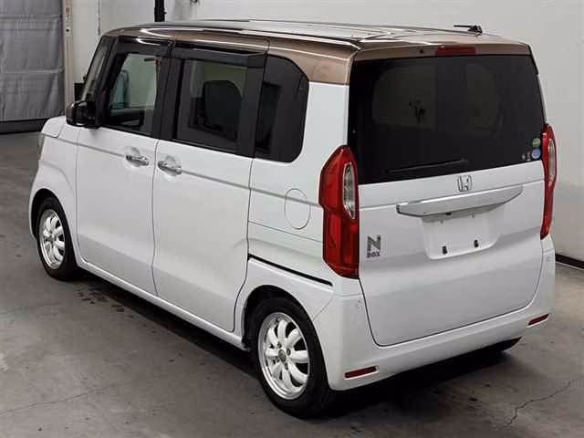 HONDA N-BOX