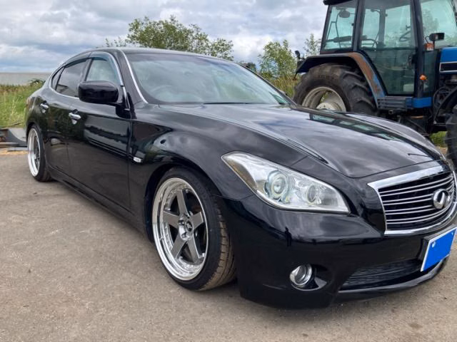 NISSAN FUGA