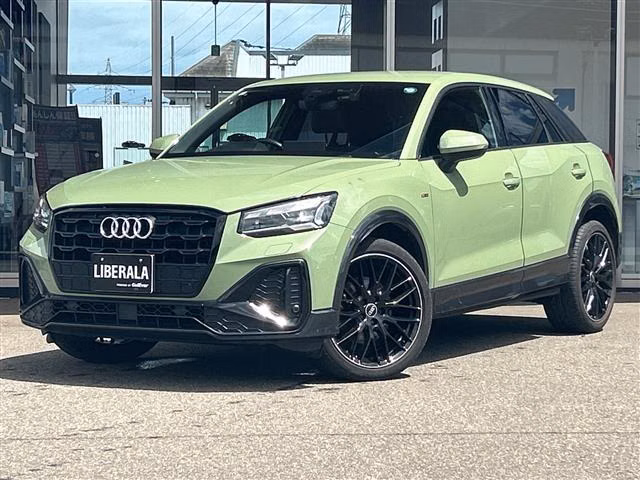 AUDI Q2
