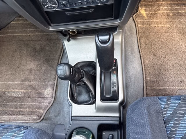 TOYOTA HILUX SURF