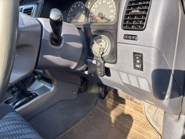TOYOTA HILUX SURF