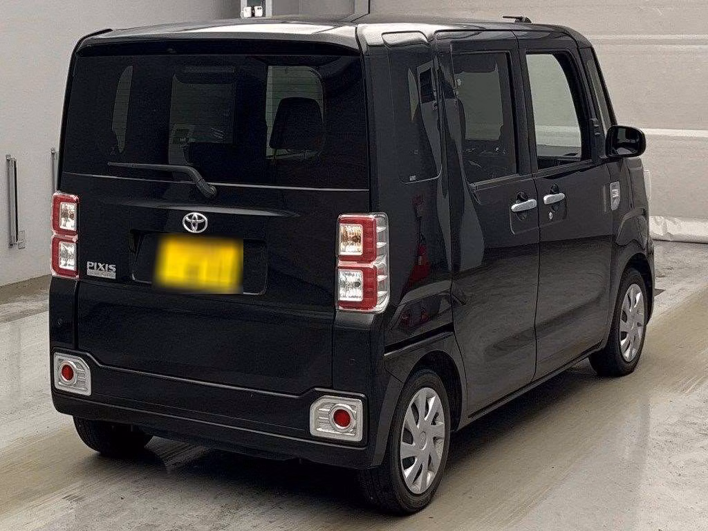 TOYOTA PIXIS MEGA