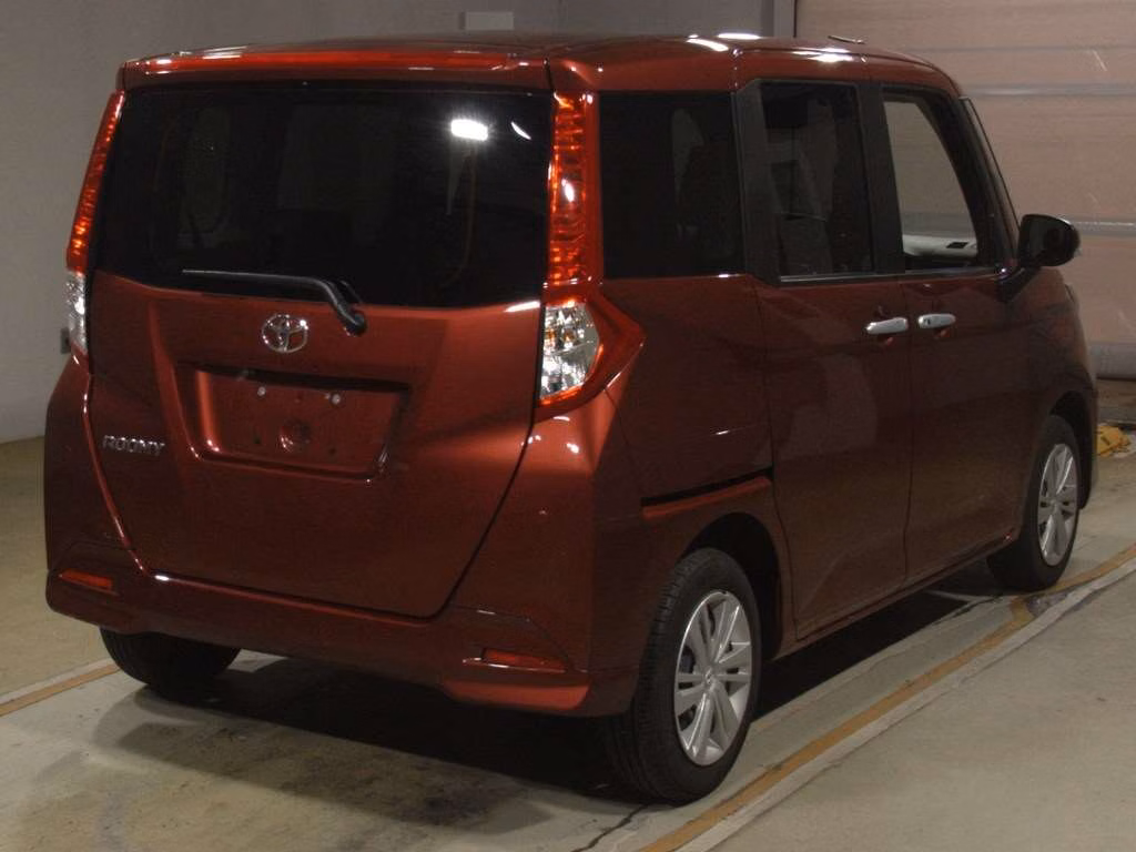 TOYOTA ROOMY