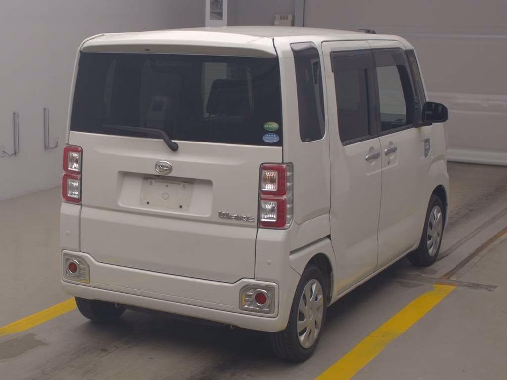 DAIHATSU WAKE