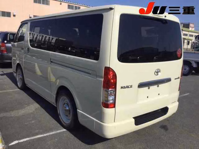 TOYOTA REGIUS ACE