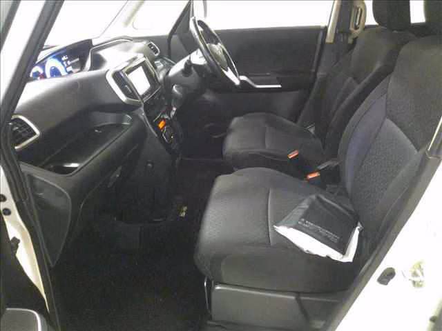 MITSUBISHI DELICA D:2