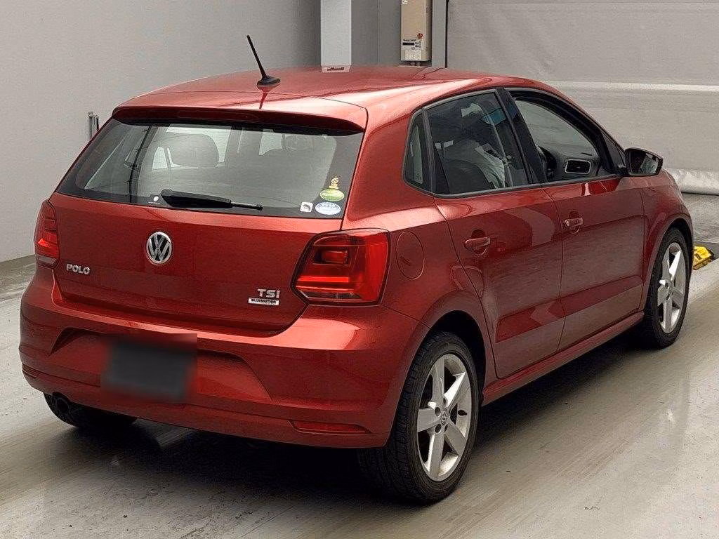 VOLKSWAGEN POLO