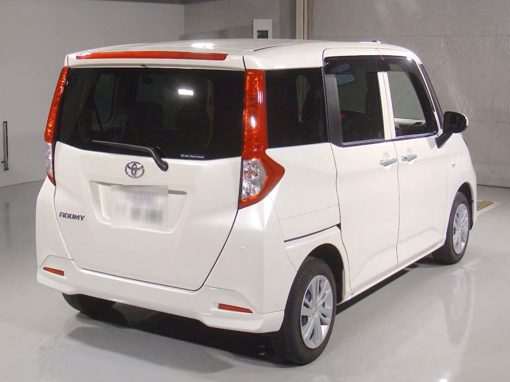 TOYOTA ROOMY