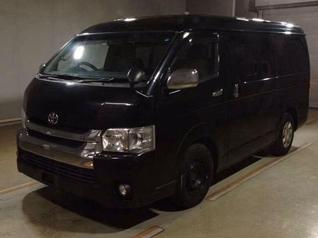 TOYOTA HIACE