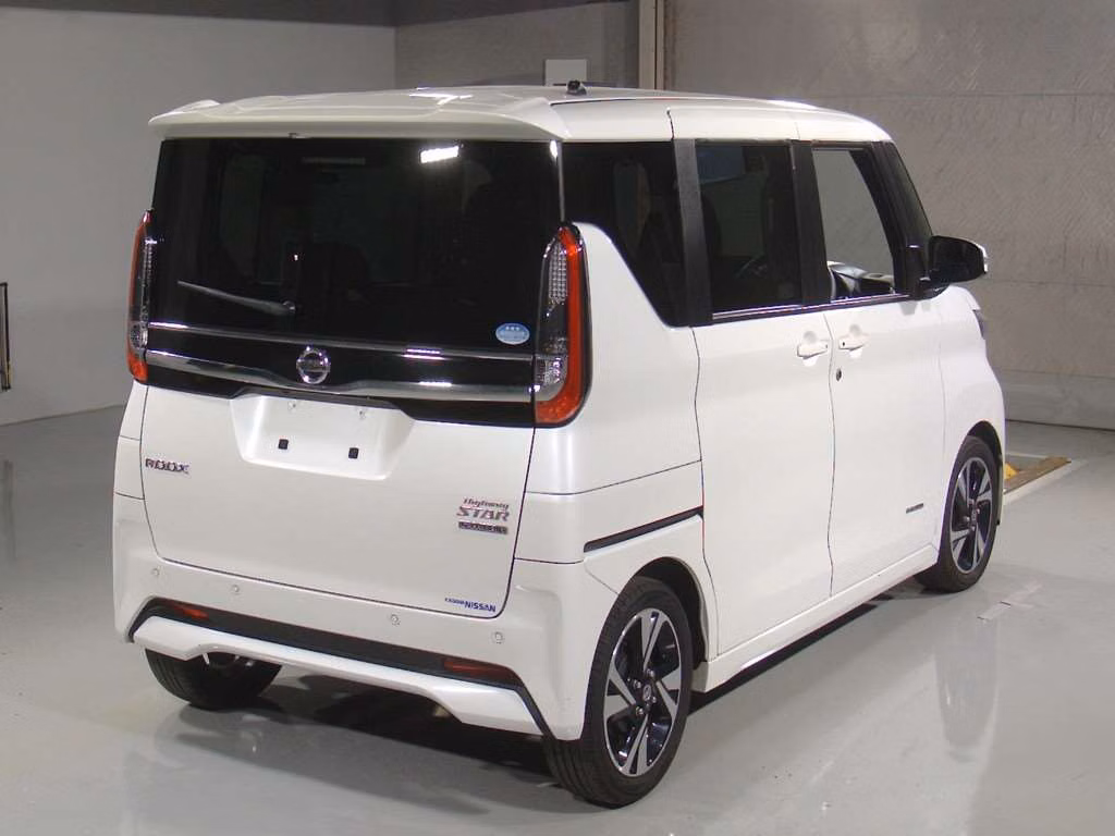 NISSAN ROOX