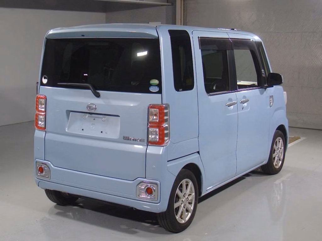 DAIHATSU WAKE