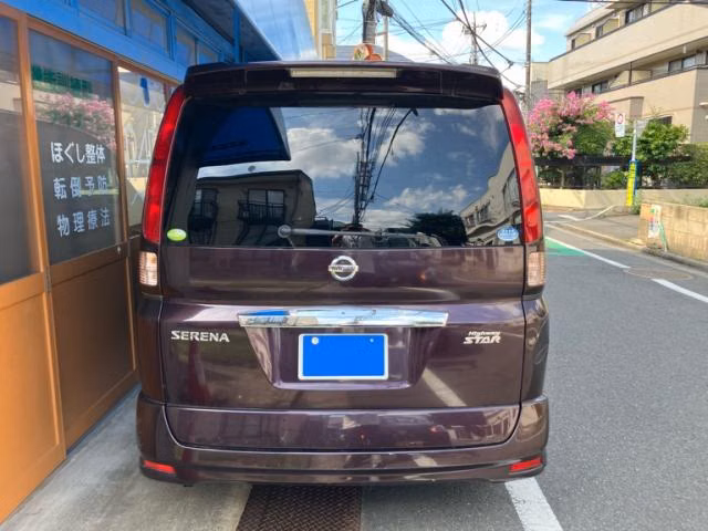 NISSAN SERENA