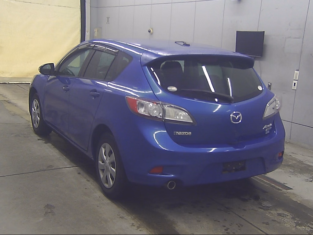 MAZDA AXELA