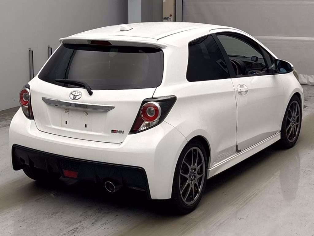 TOYOTA VITZ