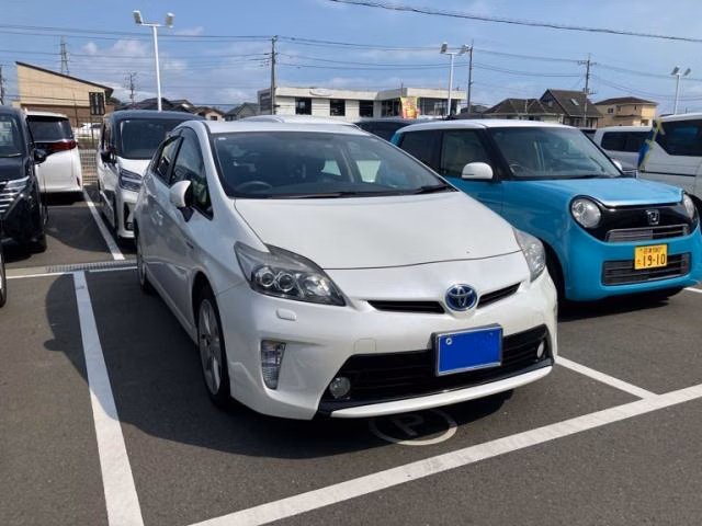 TOYOTA PRIUS