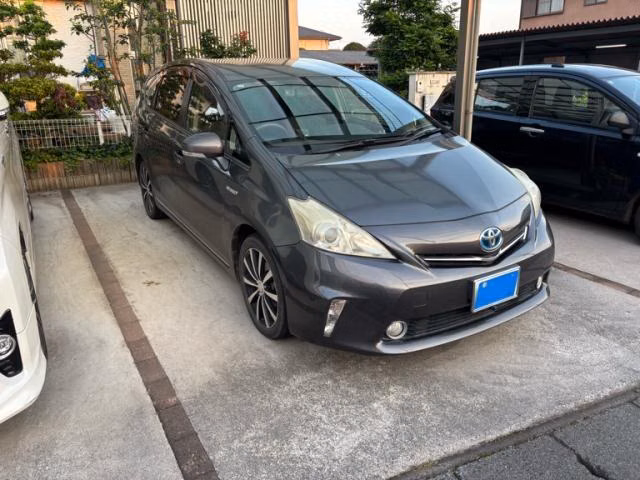 TOYOTA PRIUS ALPHA