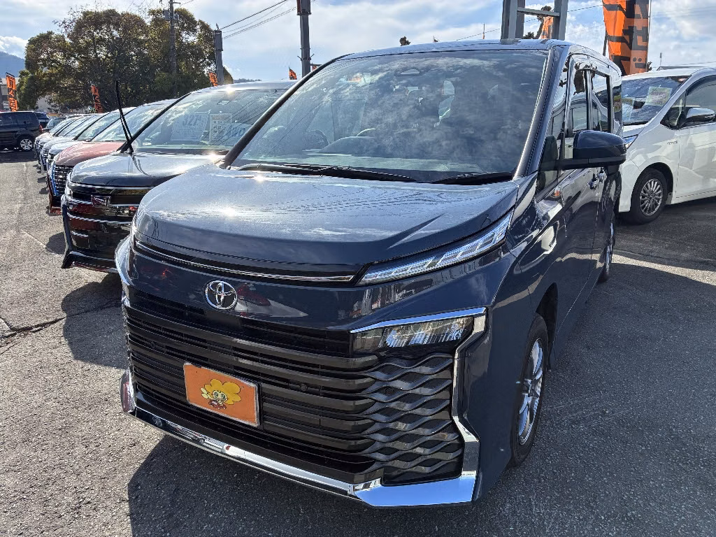 TOYOTA VOXY