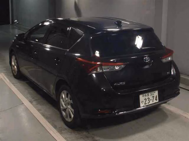 TOYOTA AURIS