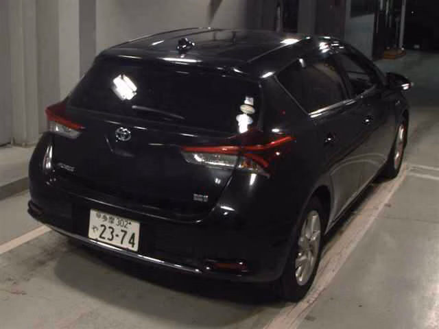 TOYOTA AURIS