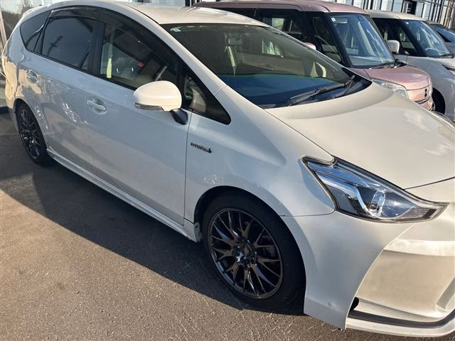 TOYOTA PRIUS ALPHA