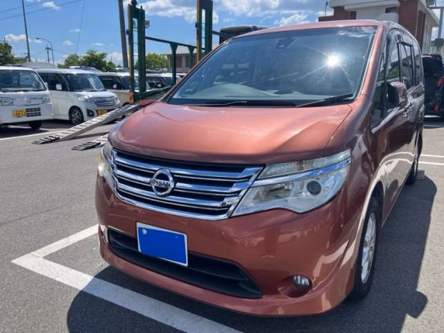 NISSAN SERENA