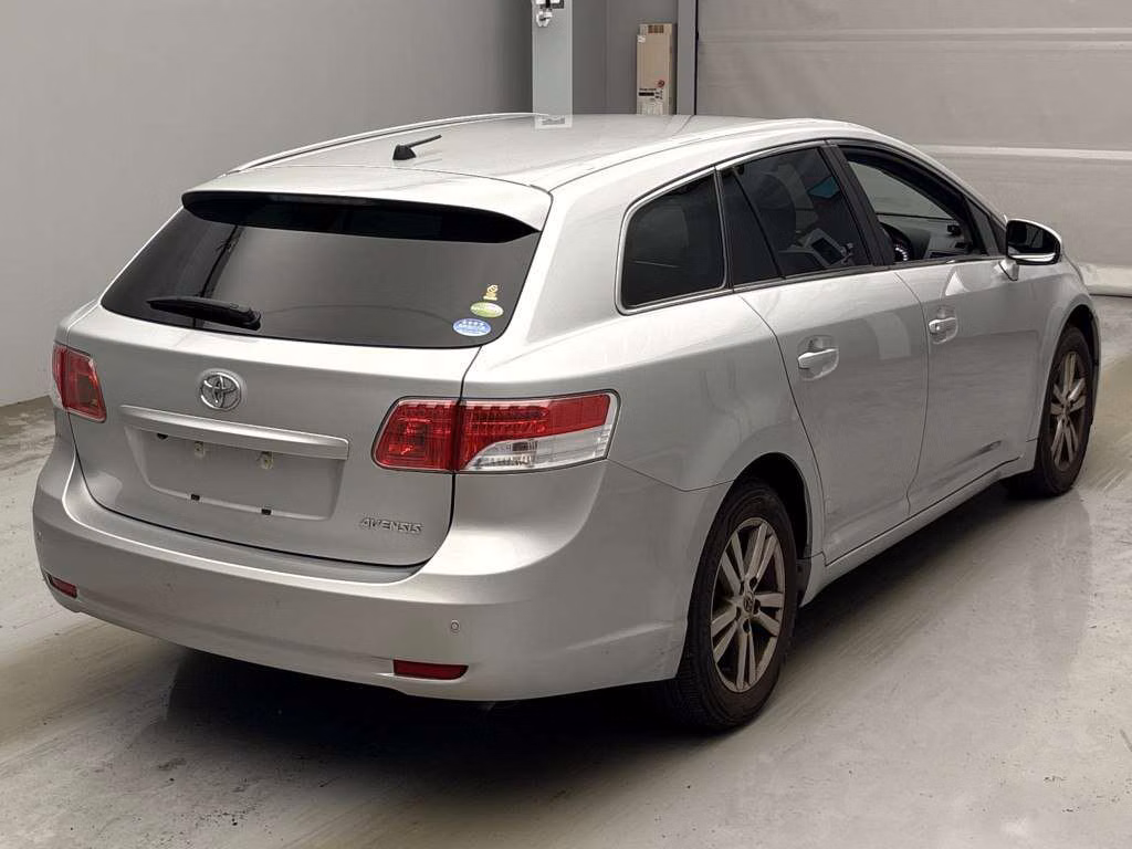 TOYOTA AVENSIS