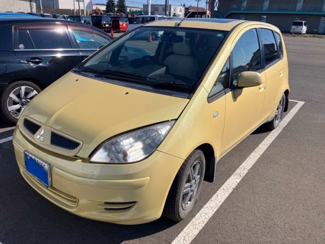 MITSUBISHI COLT