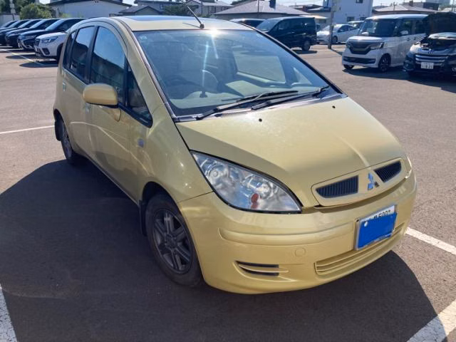 MITSUBISHI COLT