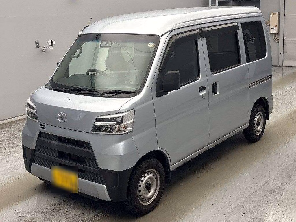 TOYOTA PIXIS VAN