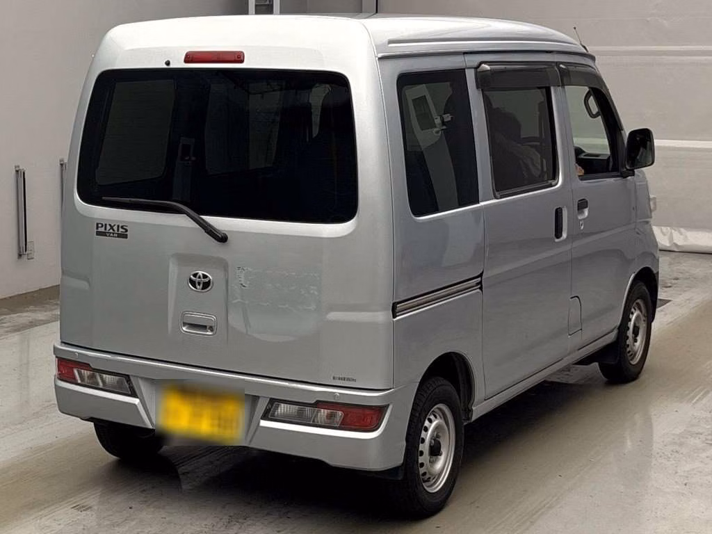 TOYOTA PIXIS VAN
