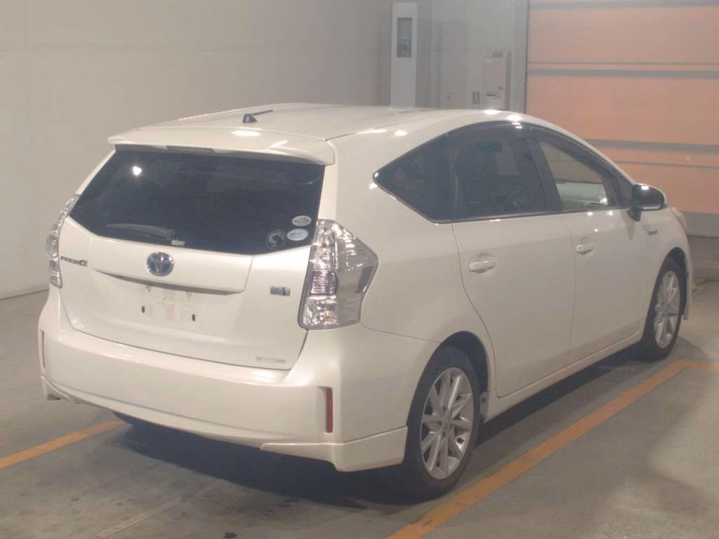 TOYOTA PRIUS ALPHA
