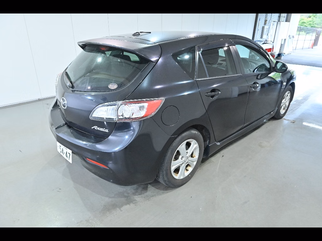 MAZDA AXELA