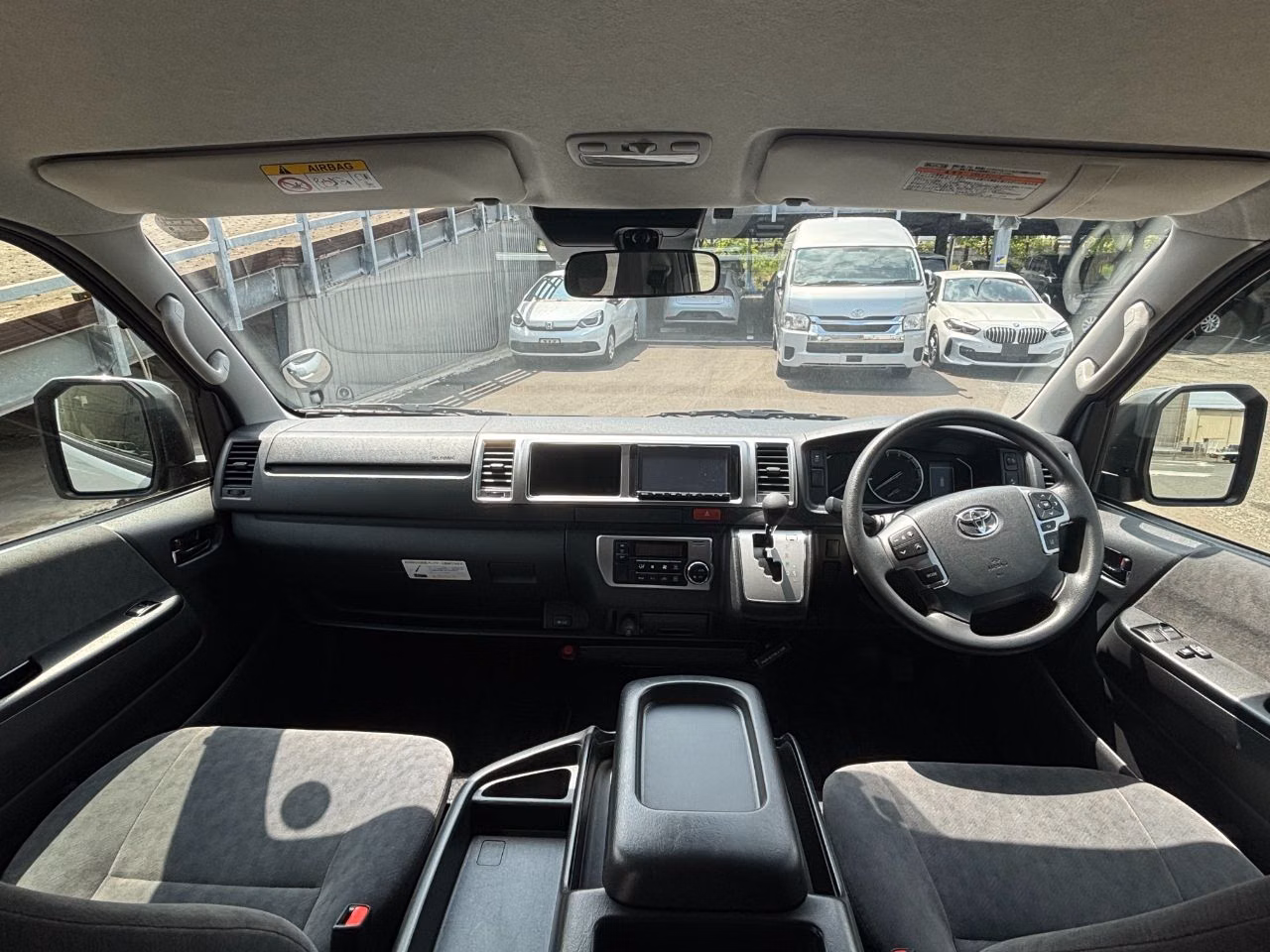 TOYOTA HIACE