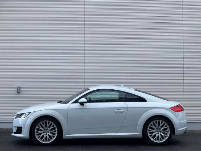 AUDI TT