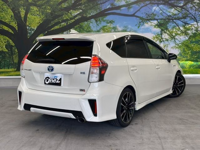 TOYOTA PRIUS ALPHA