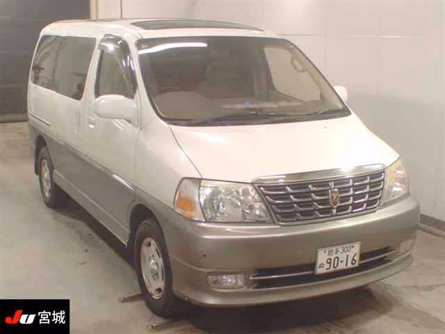 TOYOTA GRAND HIACE