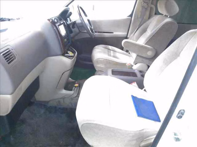 TOYOTA GRAND HIACE