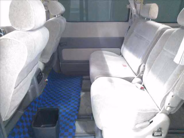 TOYOTA GRAND HIACE
